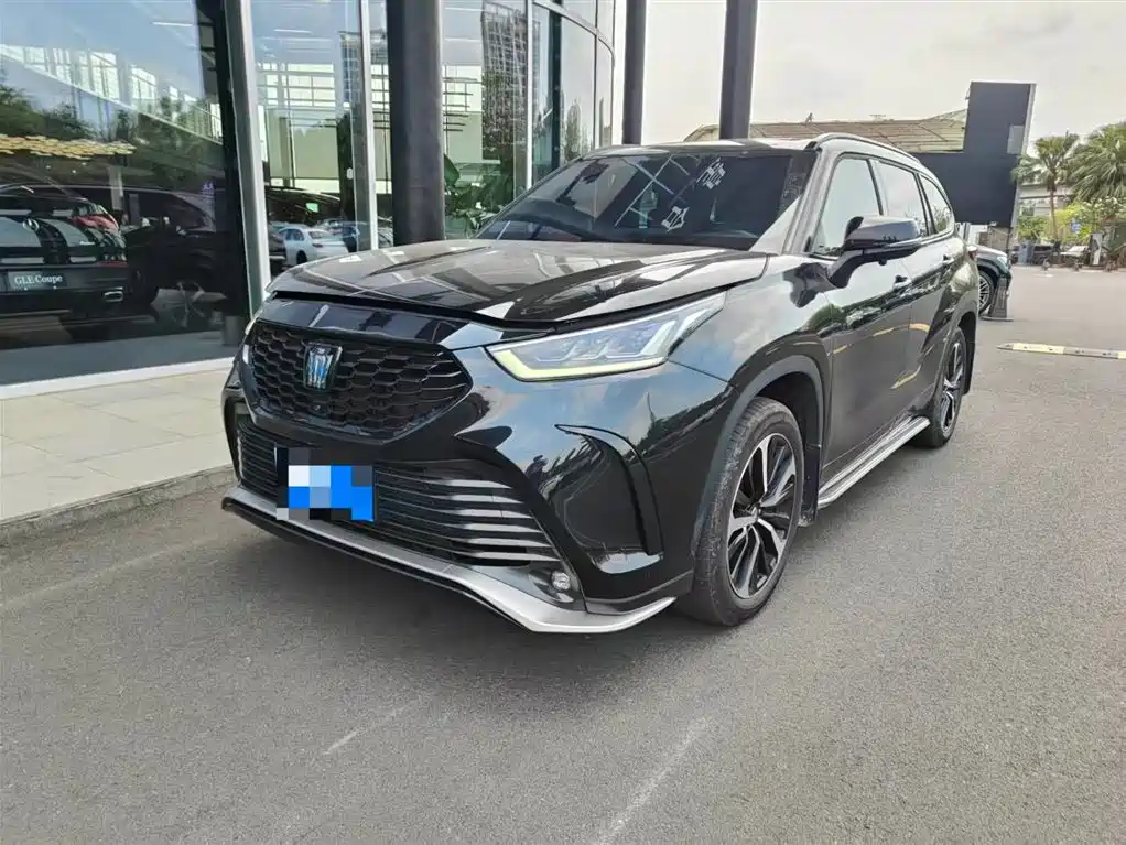 Toyota Crown Kluger 2024