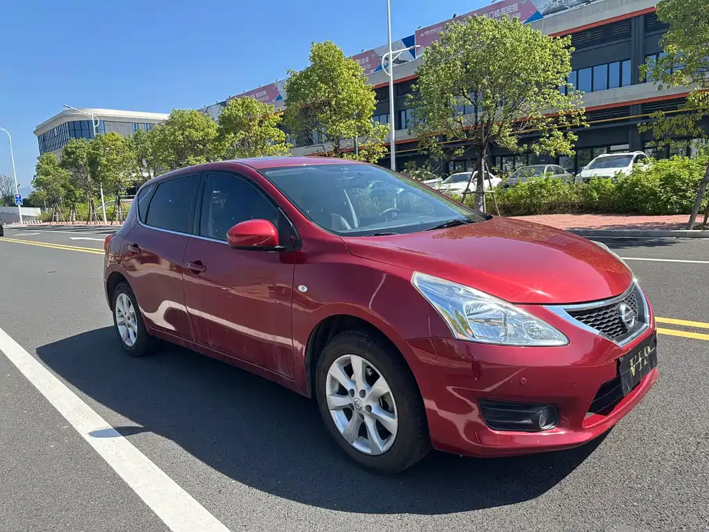 Nissan Tiida — миниатюра 3