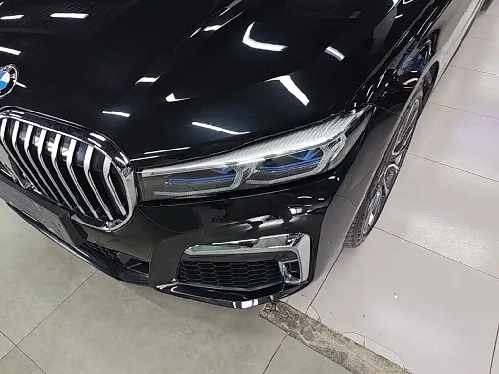 BMW 7 Series — миниатюра 24