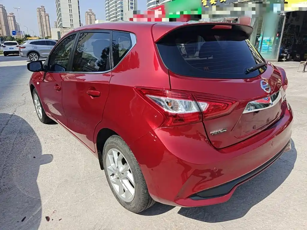 Nissan Tiida — миниатюра 5