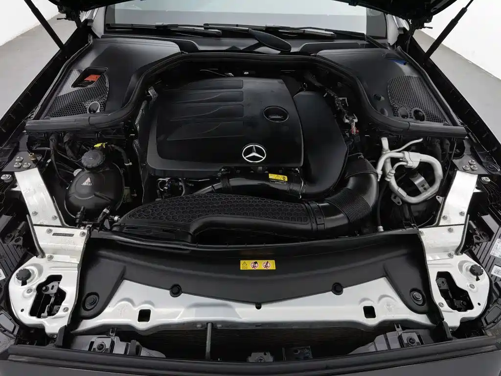 Mercedes-Benz E-Class — миниатюра 6