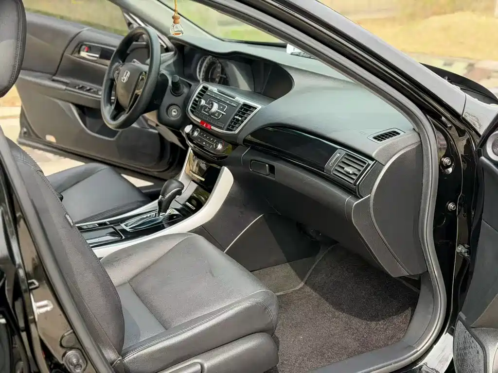 Honda Accord — миниатюра 4