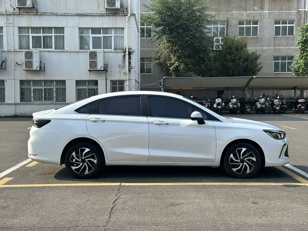 BAIC U5 Plus — миниатюра 4
