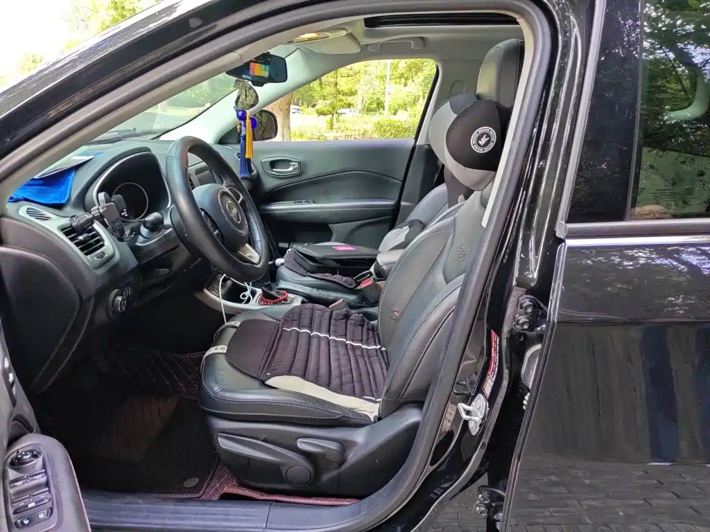 Jeep Compass — миниатюра 8
