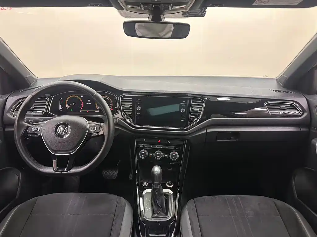 Volkswagen T-Roc — миниатюра 31