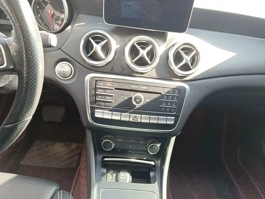 Mercedes-Benz GLA — миниатюра 13