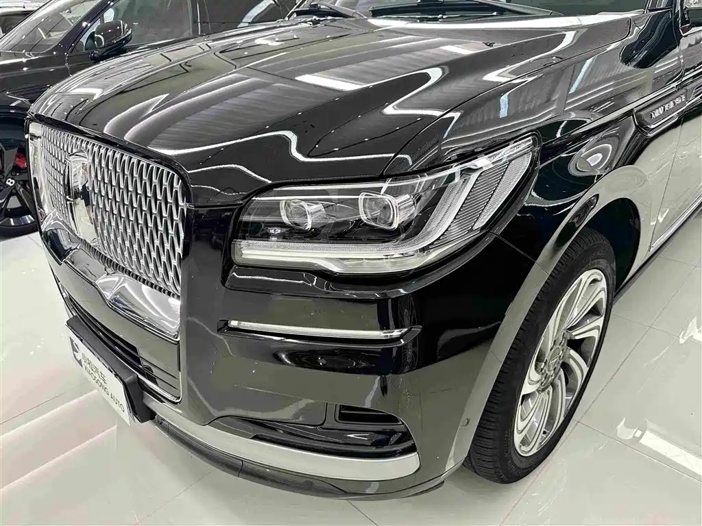 Lincoln Navigator — миниатюра 3