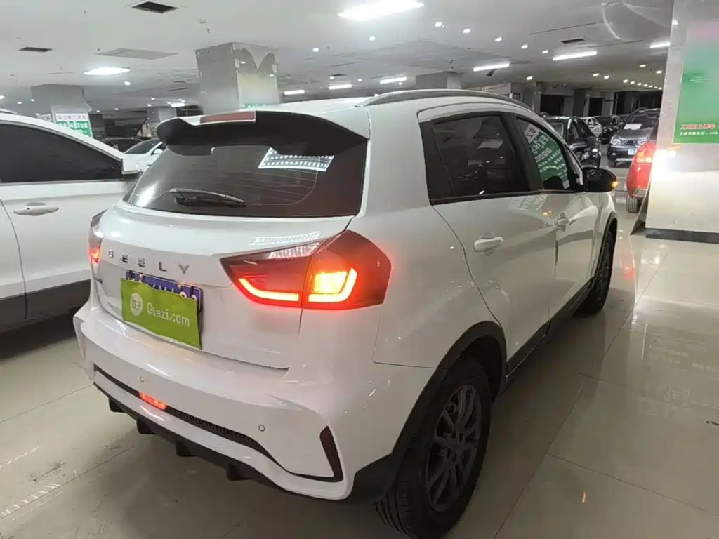 Geely Vision X3 — миниатюра 7