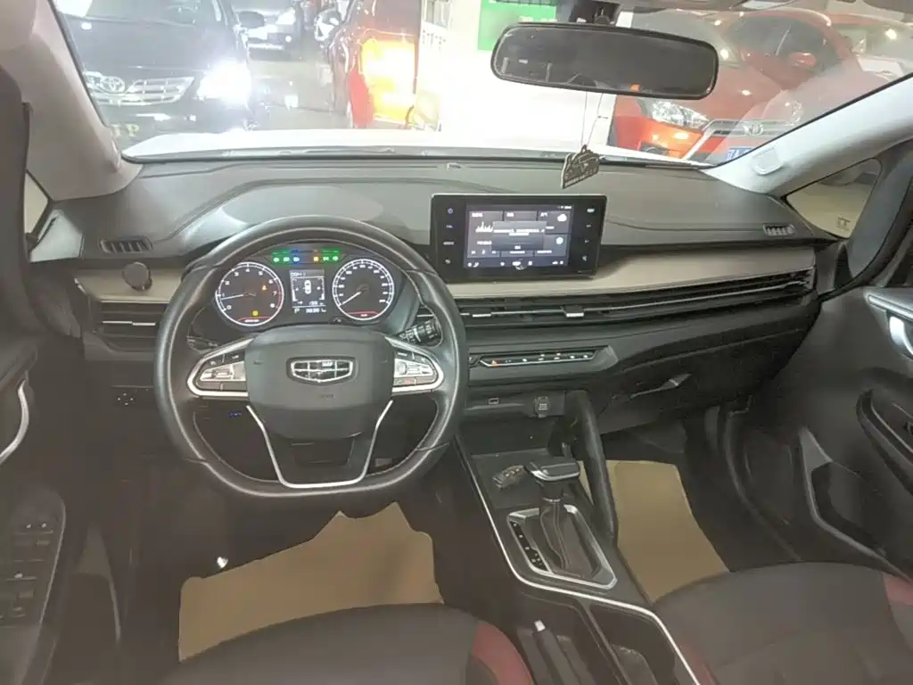 Geely Vision X3 — миниатюра 10