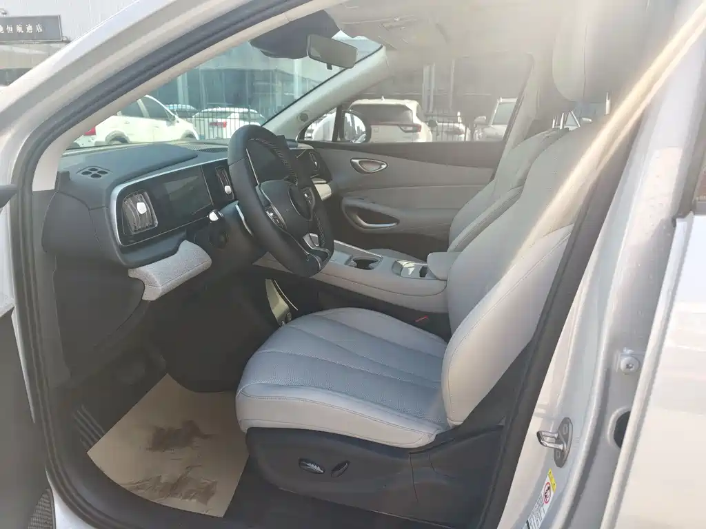 BYD Sealion 05 EV — миниатюра 9