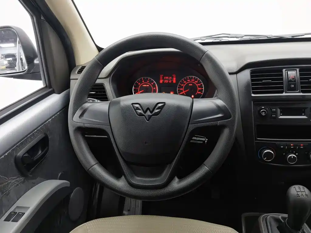 Wuling Rongguang S — миниатюра 11