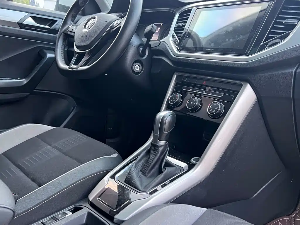 Volkswagen T-Roc — миниатюра 14