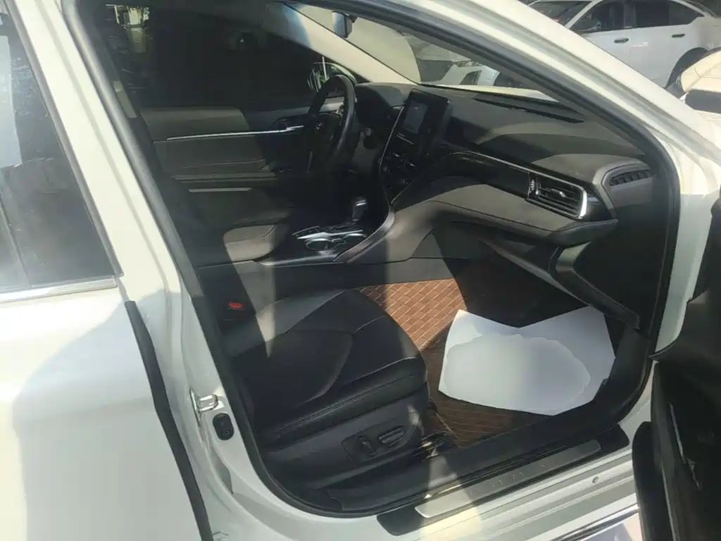 Toyota Camry — миниатюра 25