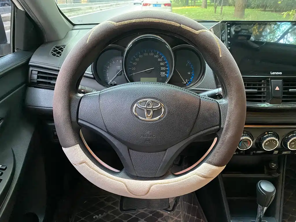 Toyota Vios FS — миниатюра 10
