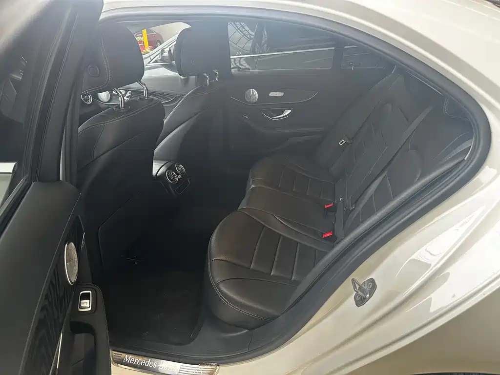 Mercedes-Benz C-Class — миниатюра 9