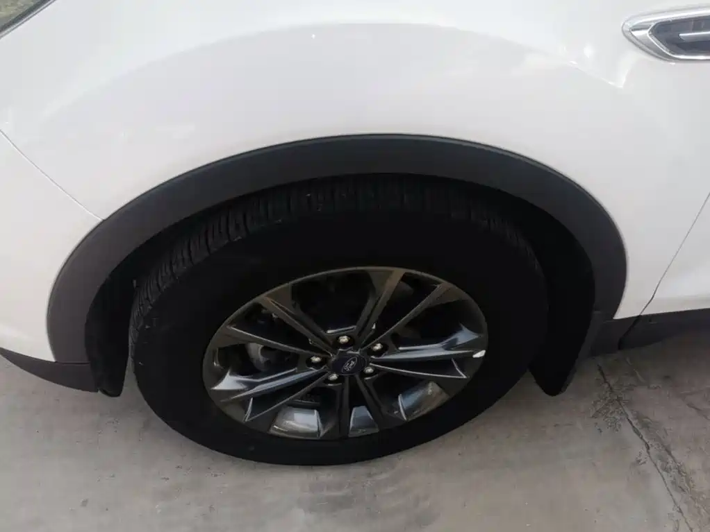 Ford Kuga — миниатюра 23