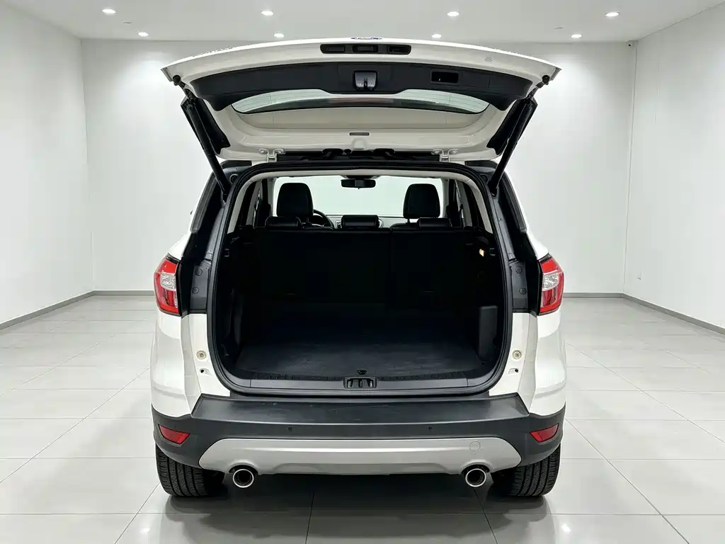 Ford Kuga — миниатюра 17