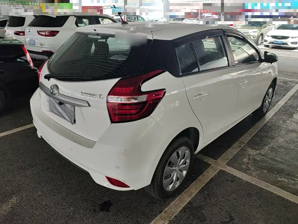 Toyota Yaris L — миниатюра 7