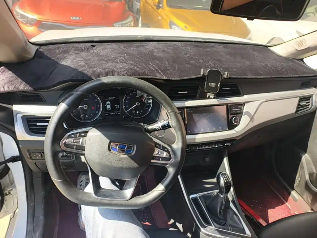 Geely Vision X3 — миниатюра 10