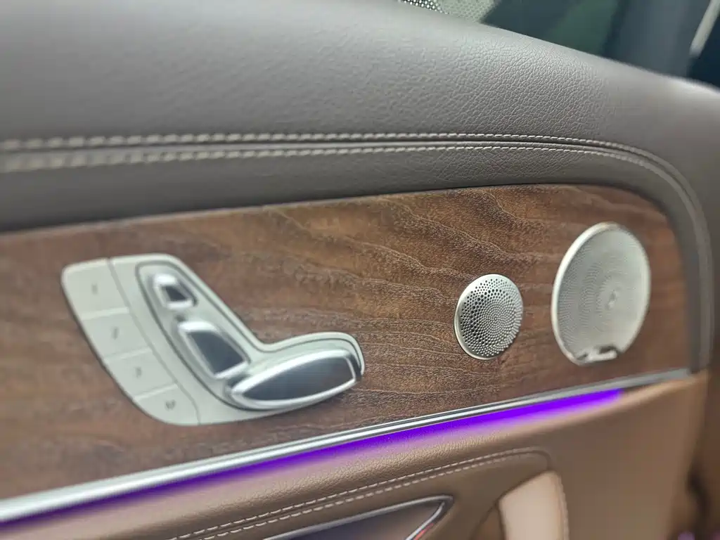 Mercedes-Benz E-Class — миниатюра 14