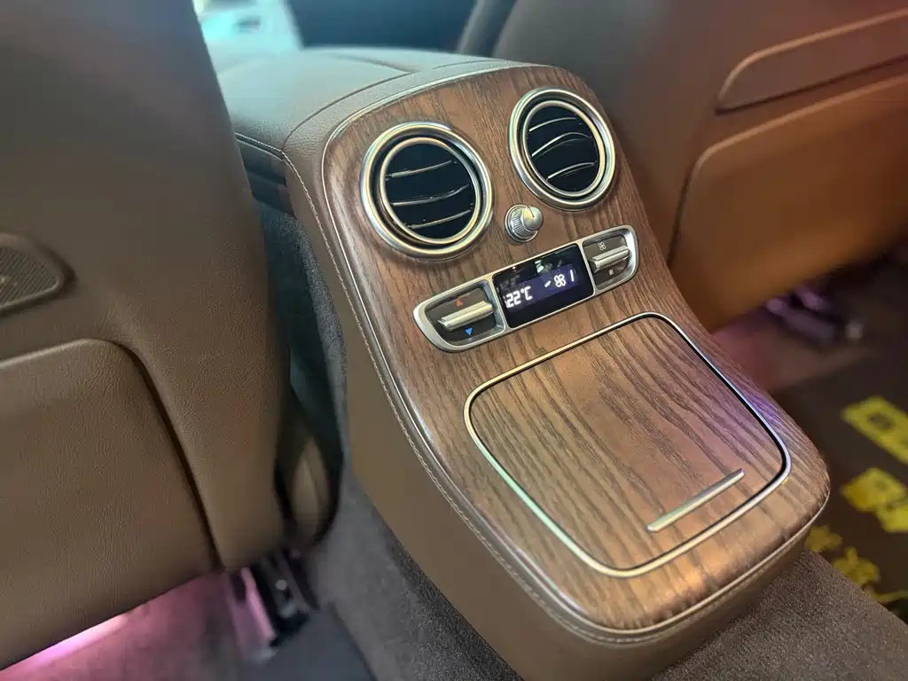 Mercedes-Benz E-Class — миниатюра 25