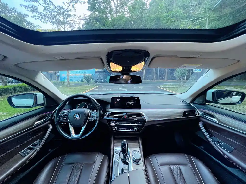 BMW 5 Series — миниатюра 5