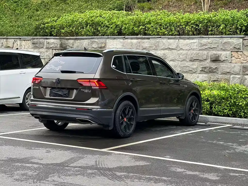 Volkswagen Tiguan L — миниатюра 9