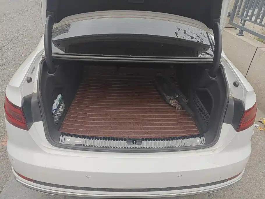 Audi A4L — миниатюра 4