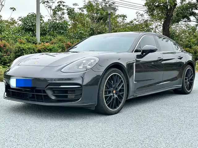 PORSCHE PANAMERA 2023