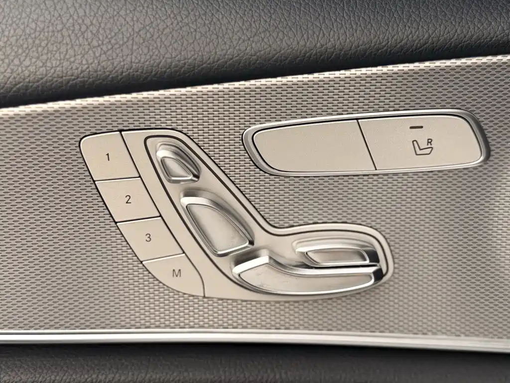 Mercedes-Benz E-Class (Import) — миниатюра 23