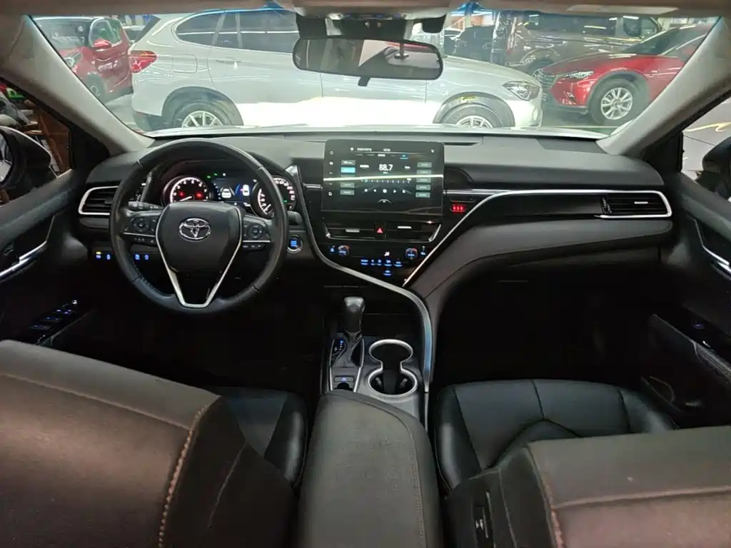 Toyota Camry — миниатюра 10