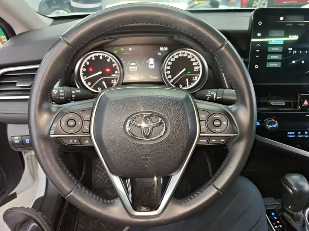 Toyota Camry — миниатюра 11