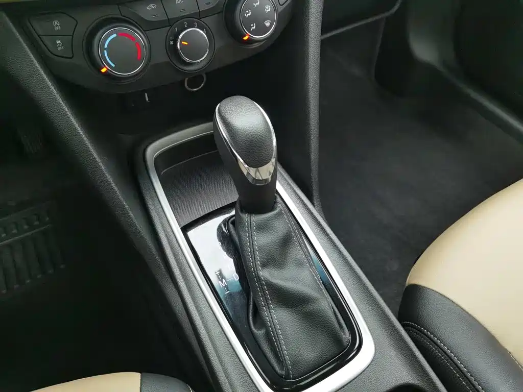 Chevrolet Monza — миниатюра 13