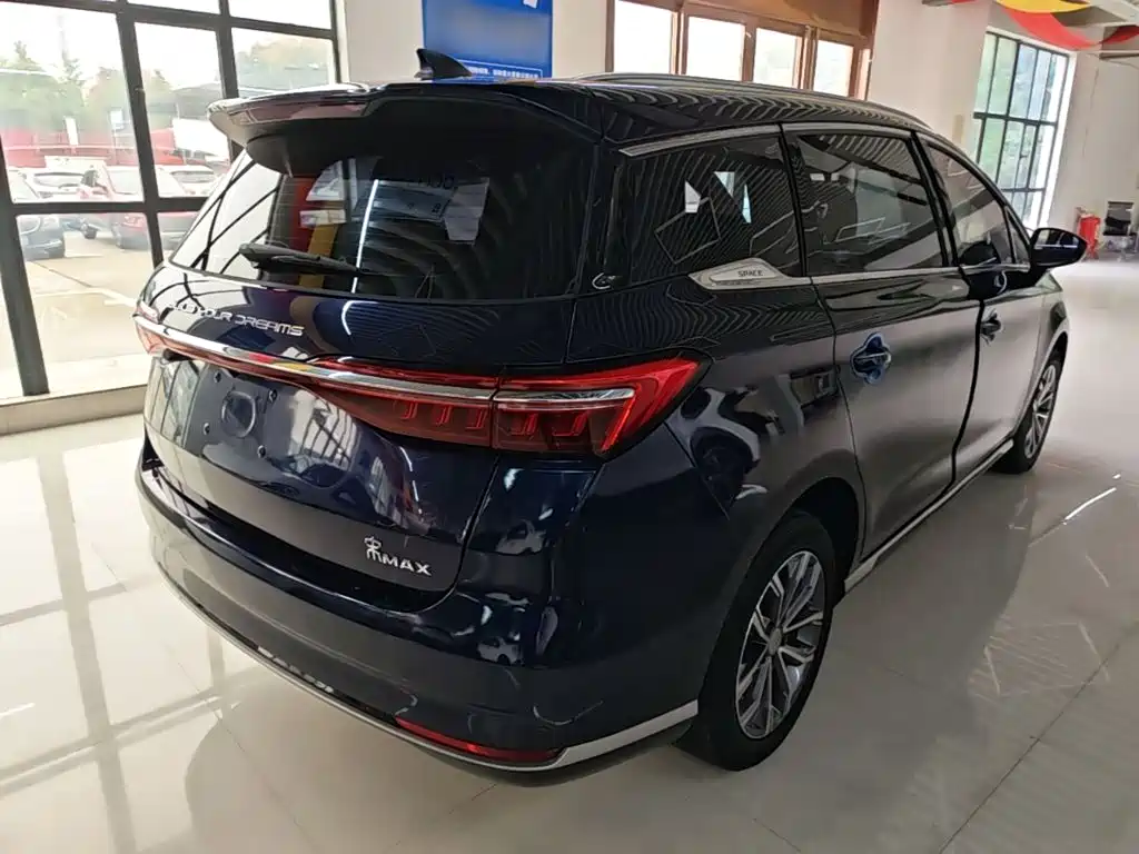 BYD MAX — миниатюра 7