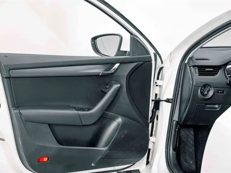 Skoda Octavia — миниатюра 17