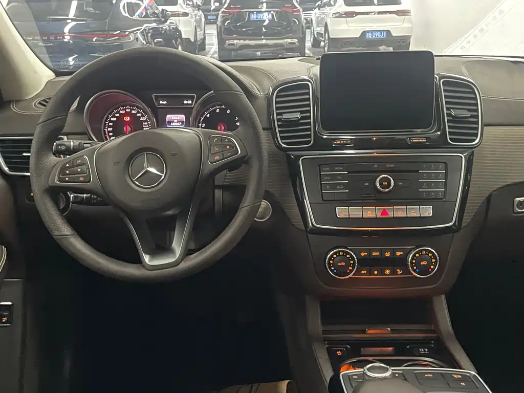 Mercedes-Benz GLE (Import) — миниатюра 5