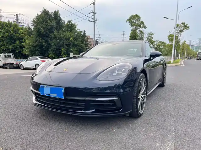 PORSCHE PANAMERA 2019