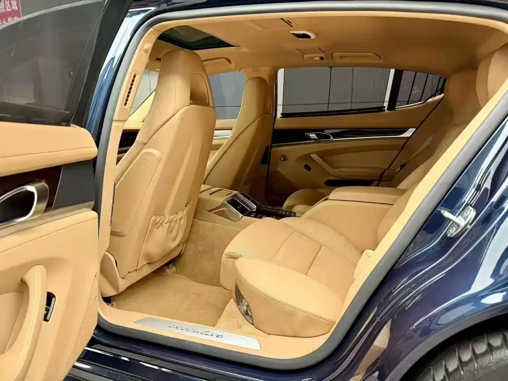 Porsche Panamera — миниатюра 6