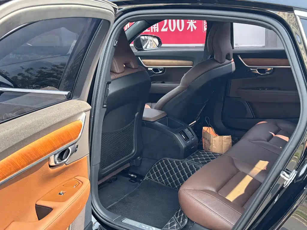 Volvo S90 — миниатюра 5