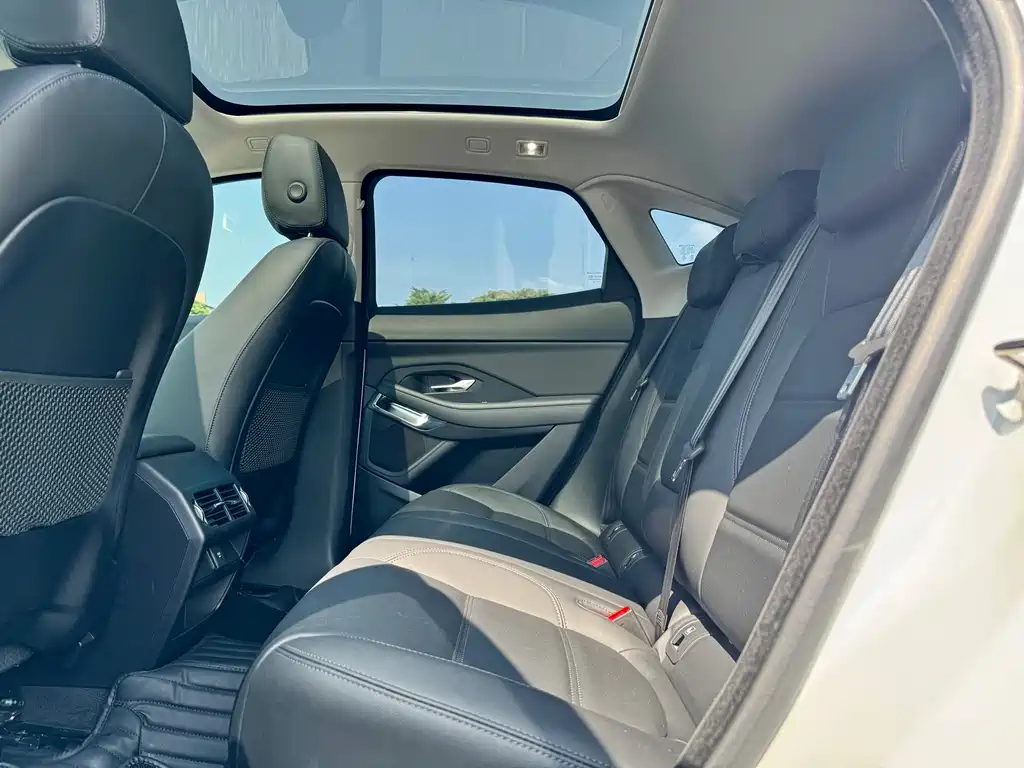 Jaguar E-PACE — миниатюра 12