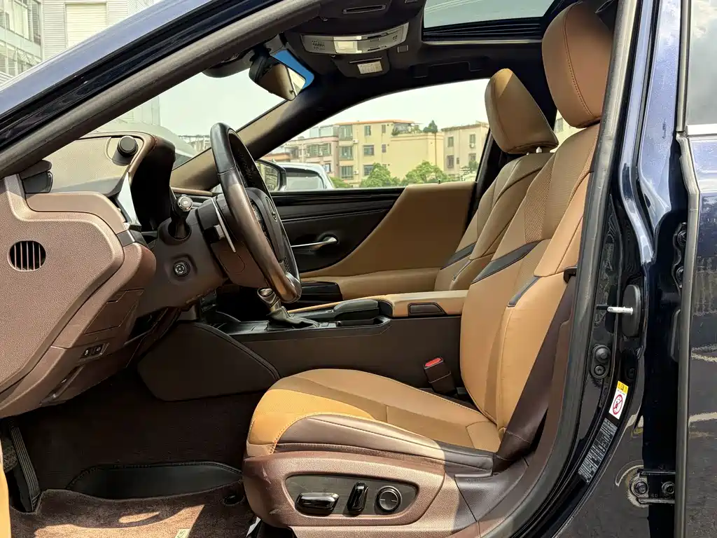 Lexus ES — миниатюра 10