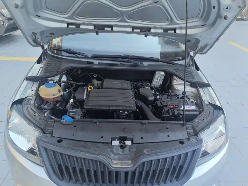 Skoda Rapid — миниатюра 20