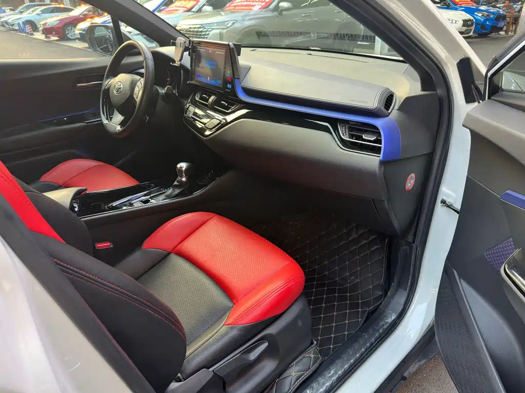 Toyota C-HR — миниатюра 17