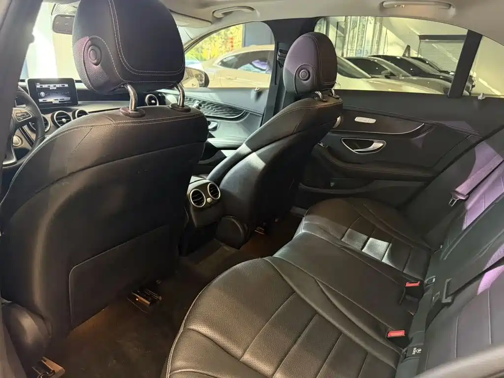 Mercedes-Benz C-Class — миниатюра 5