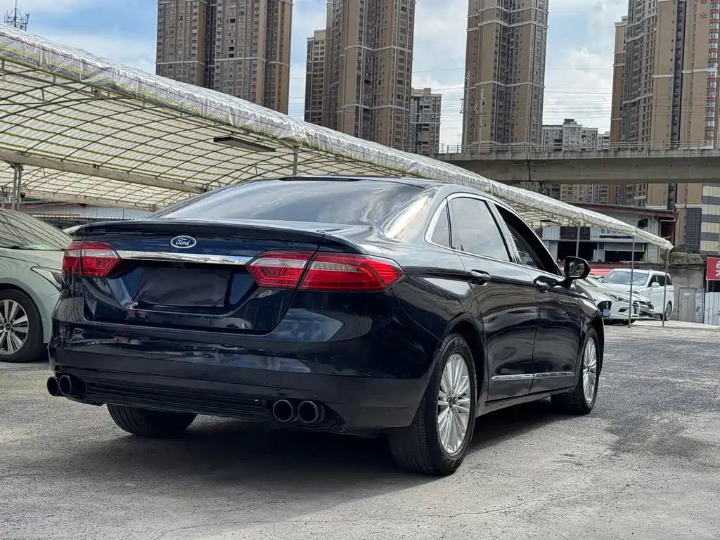 Ford Taurus — миниатюра 5