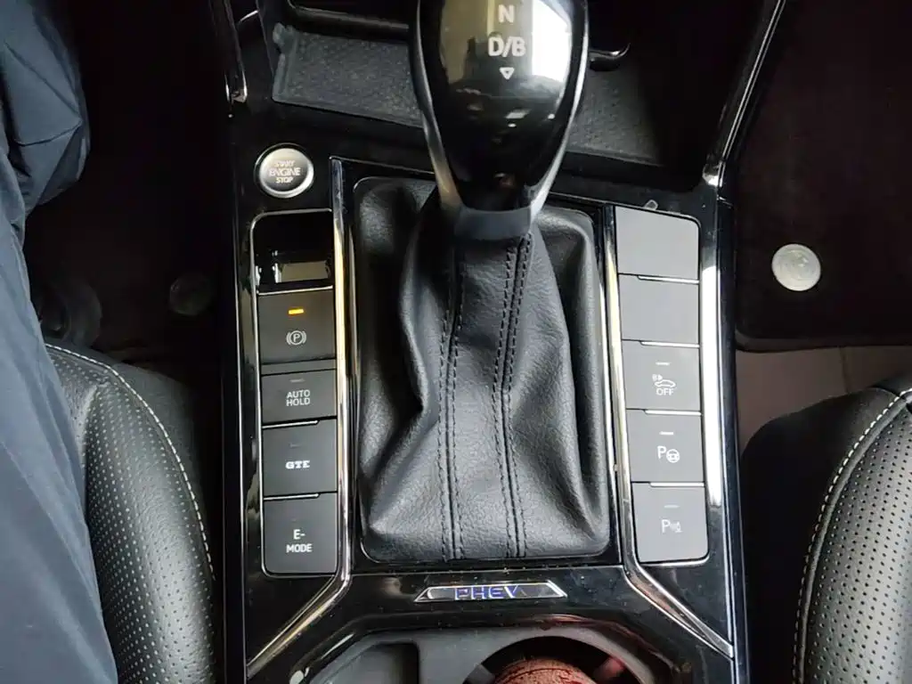 Volkswagen Passat PHEV — миниатюра 14