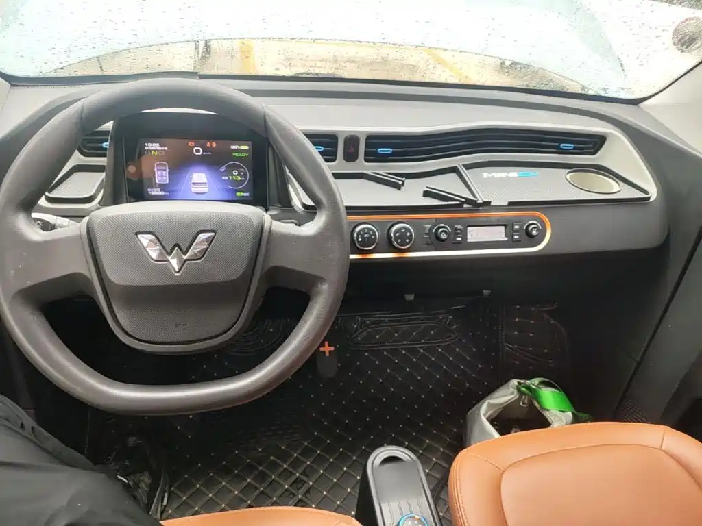 Wuling MINIEV — миниатюра 10