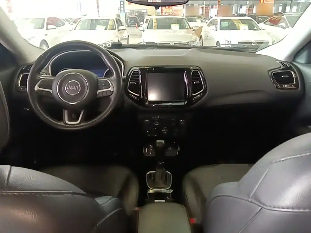 Jeep Compass — миниатюра 10