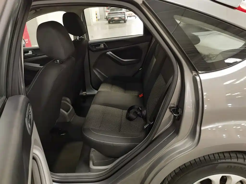 Ford Focus — миниатюра 15