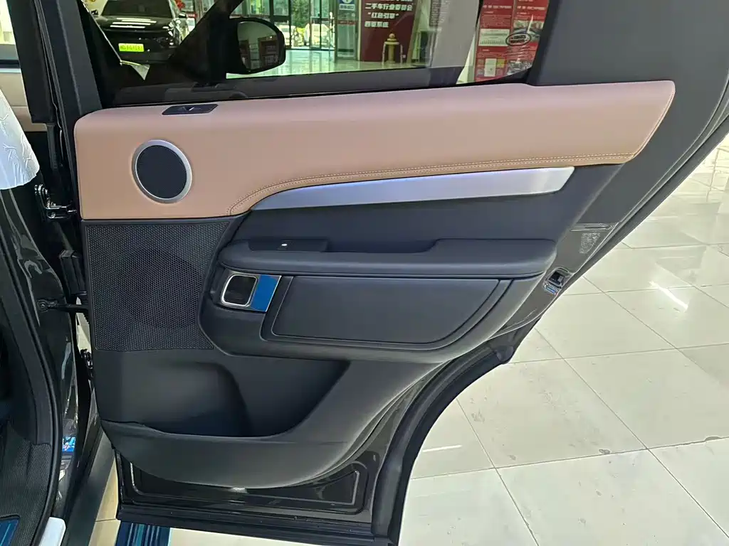 Land Rover Discovery — миниатюра 29